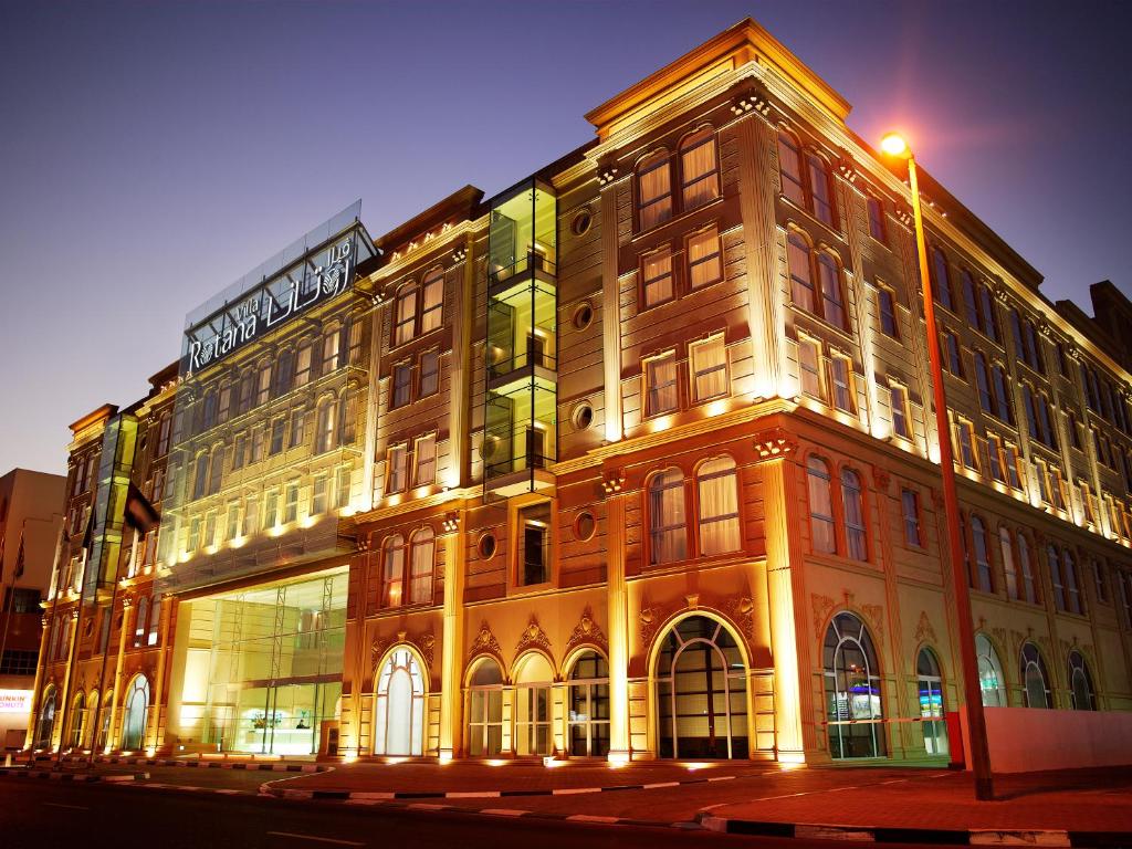 Unveil the Charm of Villa Rotana in Dubai: Your Gateway to Luxury and Comfort