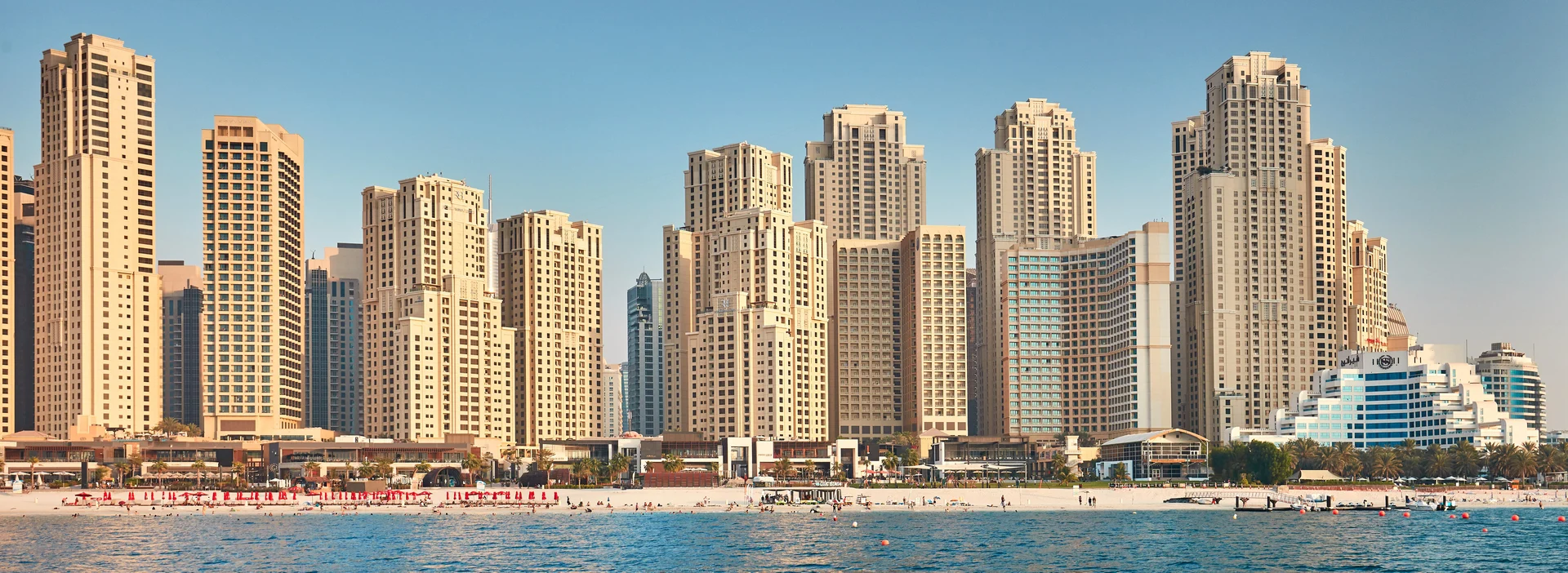 Luxury Comfort Awaits at Roda Amwaj Suites Dubai! Book today2024