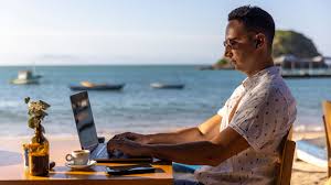 Digital Nomad 2026: Flexible Stays Transform Travel