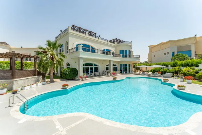Dubai Hotels: Discover Luxury Villas and Private Residences