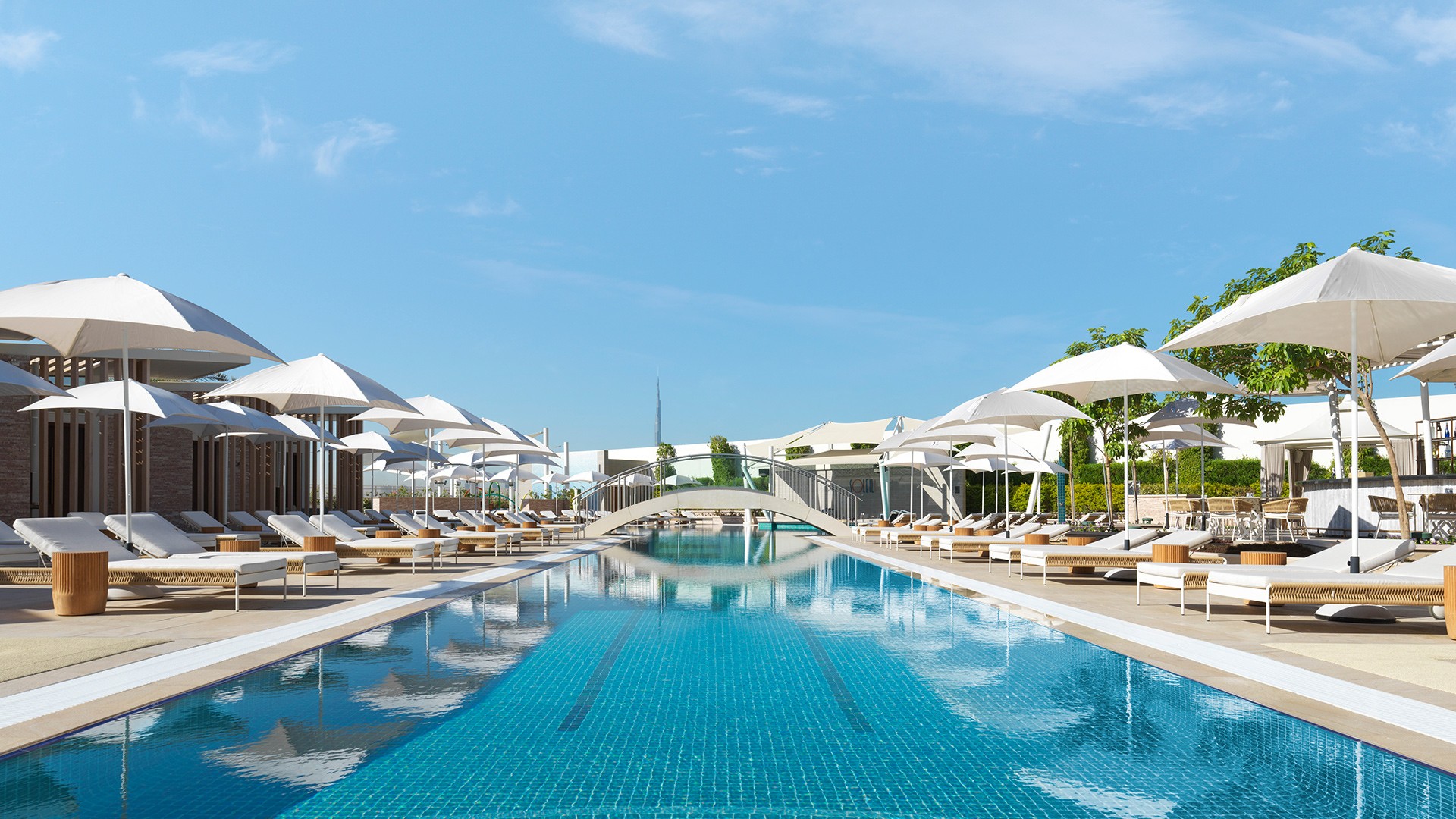 Luxury Stays in the UAE: Experience the Pinnacle of Hospitality
