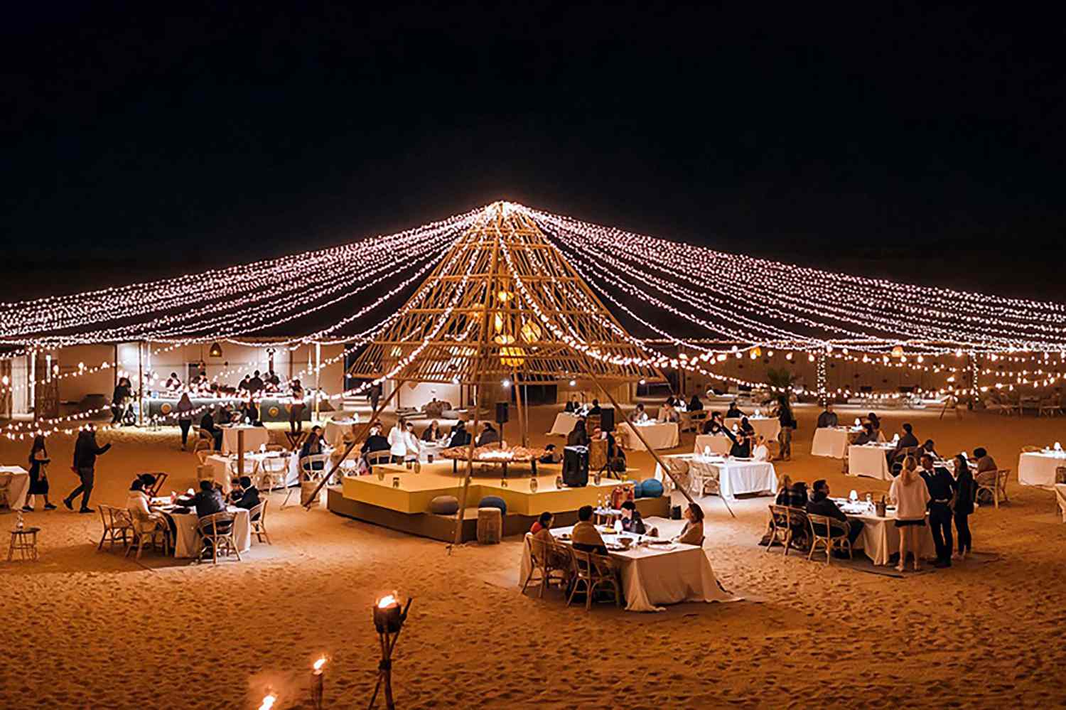 Experiencing Luxury Camping in the UAE: From Desert to Dine